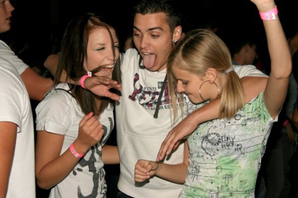 Cheten Open Air Party
