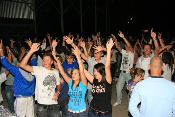 Cheten Open Air Party