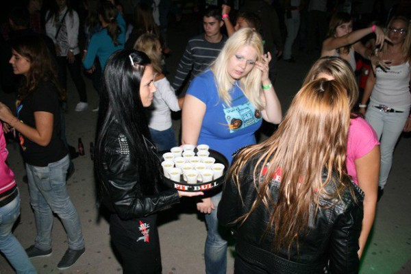 Cheten Open Air Party
